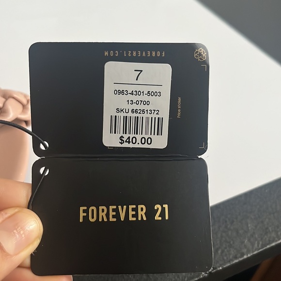 Nude Heels! Size 7 - Super cute and easy to wear ✨ - Picture 6 of 6